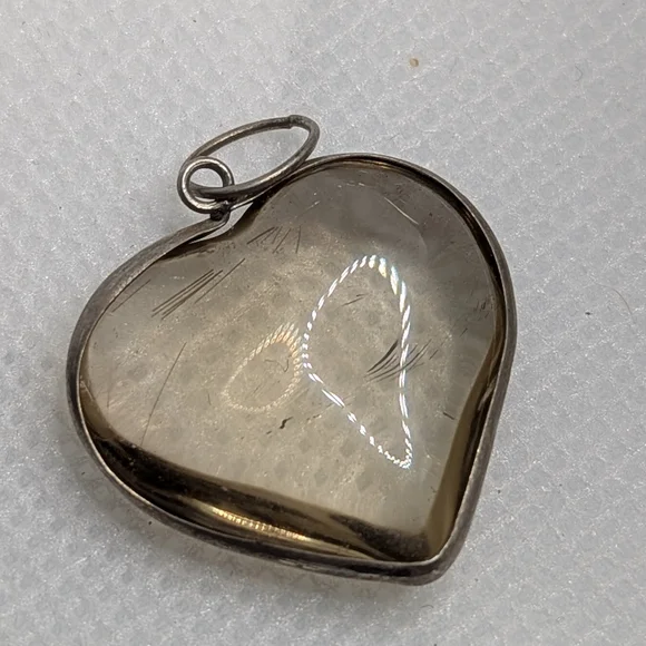 ✨ Heart-Shaped Rutilated Quartz Pendant ✨ - Picture 5 of 7